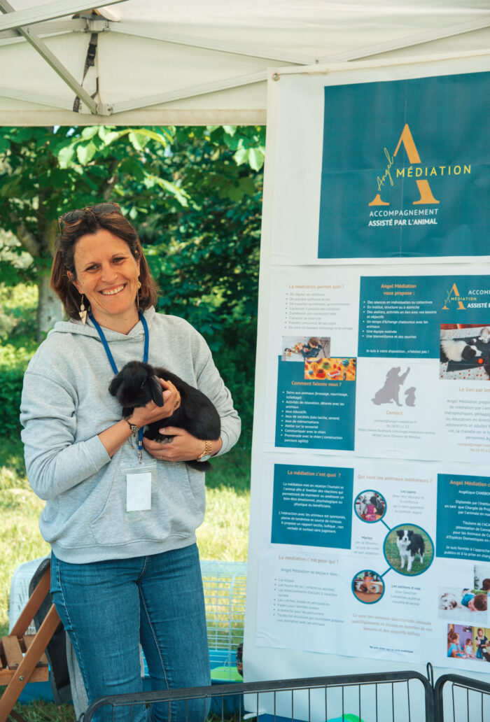 Stand d'Angel Médiation, médiation & accompagnement assisté par l’animal