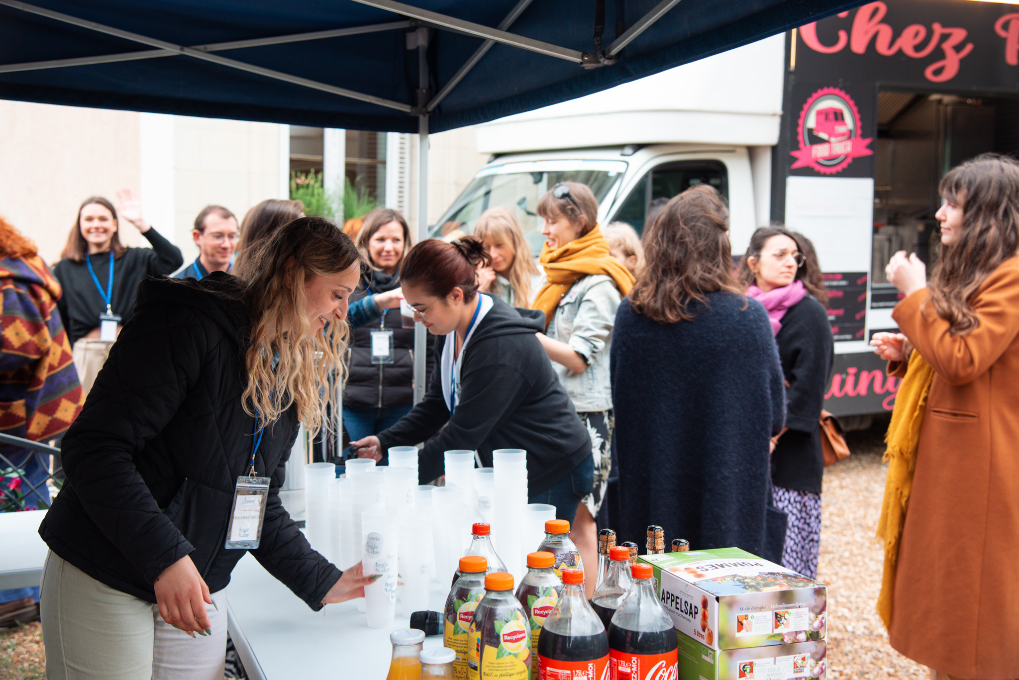 Moment conviviale pour le début de l'événement Hygie Day